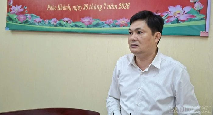 Đồng chí Hoàng Quốc Hùng - Bí thư Đảng ủy xã Phúc Khánh phát biểu tại buổi tọa đàm.