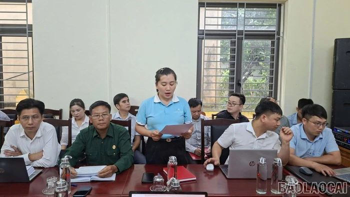 Đại biểu trình bày tham luận tại buổi tọa đàm.