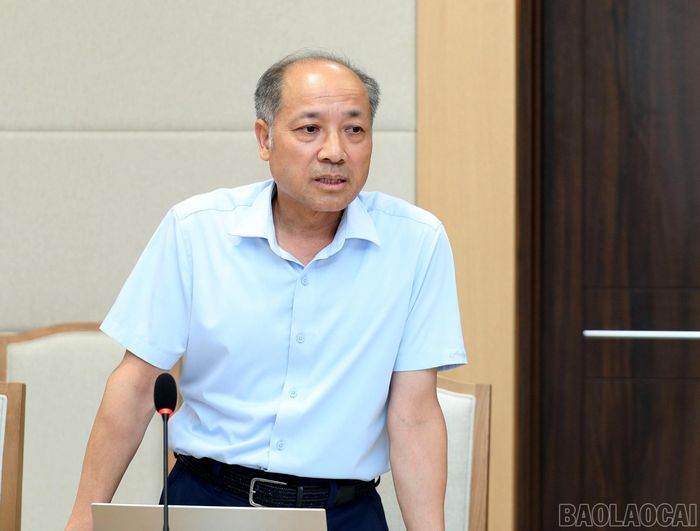 Hiệu trưởng Trường Chính trị tỉnh báo cáo tiến độ hoàn thiện hồ sơ đề nghị công nhận trường đạt chuẩn mức 2.