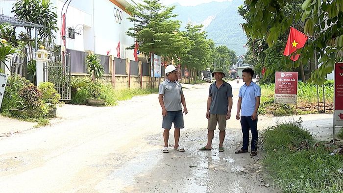 Người dân mong tuyến đường sớm được đầu tư để việc đi lại thuận tiện, an toàn.