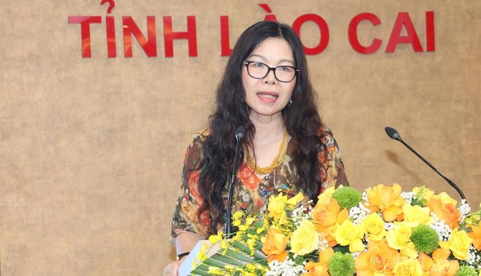 PGS.TS Bùi Thanh Thủy - Trưởng khoa Du lịch, Trường Đại học Văn hóa Hà Nội trình bày tham luận.