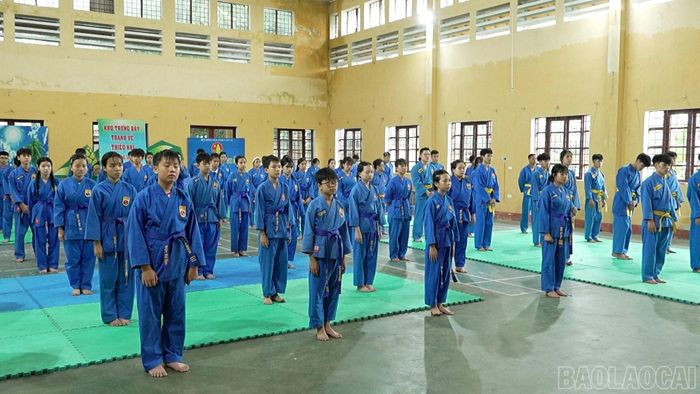 Các võ sinh tham dự Kỳ thi thăng cấp Trung đẳng Vovinam - Việt Võ Đạo tỉnh Lào Cai mở rộng năm 2026.
