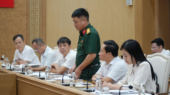 Đại biểu tham gia ý kiến tại cuộc họp.