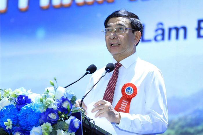 Ủy viên Bộ Chính trị, Phó Thủ tướng Chính phủ, Bộ trưởng Bộ Quốc phòng Phan Văn Giang