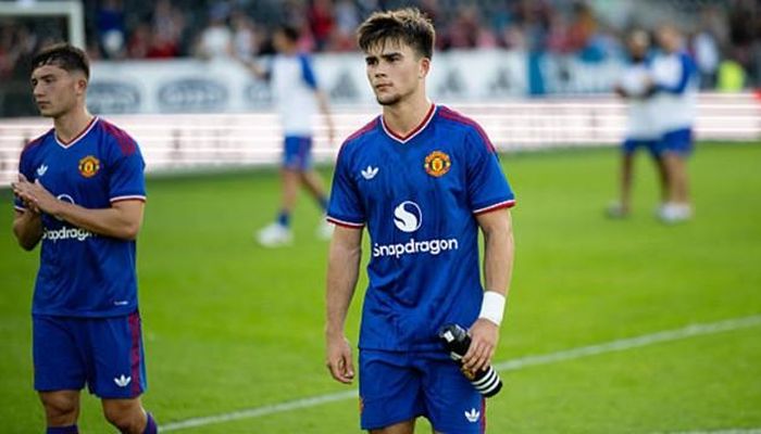 Nhiều yếu tố chống lại sự thăng tiến của Harry Amass tại Man United. (Ảnh: Getty Images)