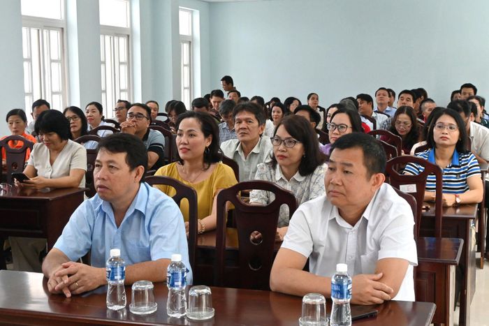 Cán bộ, viên chức, người lao động Báo và PTTH Lâm Đồng tham dự hội nghị tại điểm cầu khu vực Phan Thiết