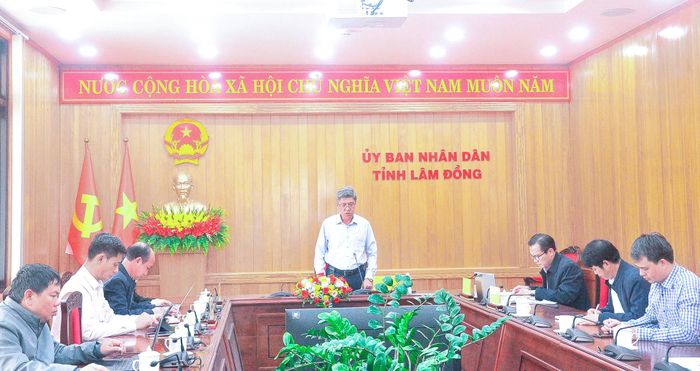 Quang cảnh cuộc họp