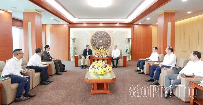 Quang cảnh buổi làm việc.