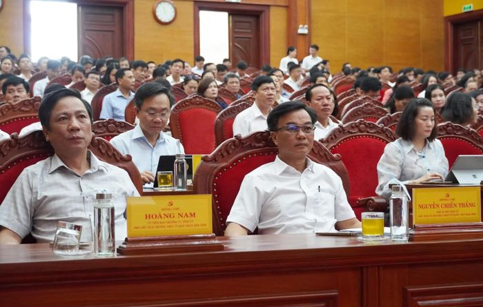 Các đại biểu tham dự hội nghị tại điểm cầu Tỉnh ủy Quảng Trị - Ảnh: X.P