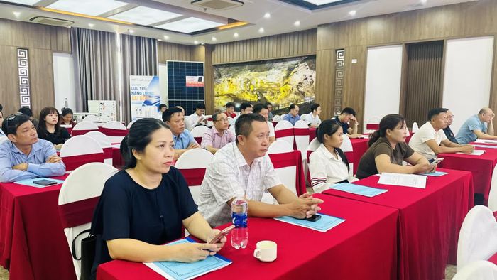 Các đại biểu tham dự hội nghị - Ảnh: B.N