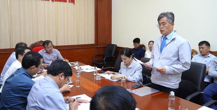 Đại diện lãnh đạo Công ty TNHH phát triển nguồn lực Dohwa nêu ý kiến tại buổi làm việc - Ảnh: C.H