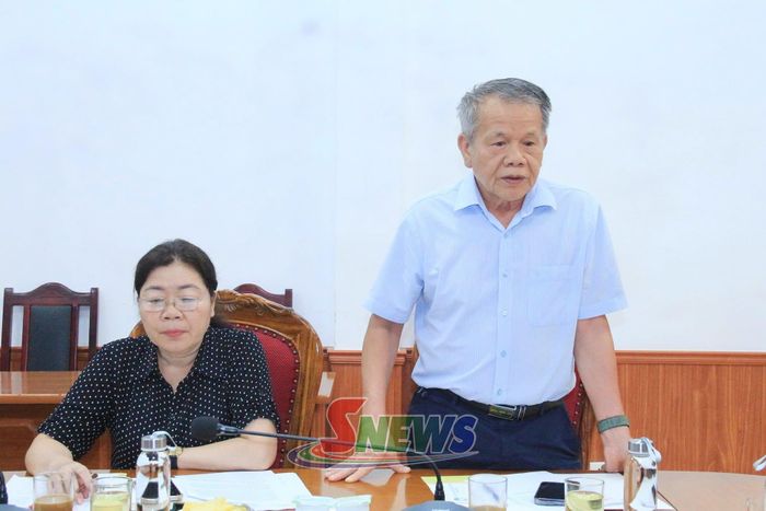 Thành viên Hội đồng tư vấn phát biểu tại hội nghị.