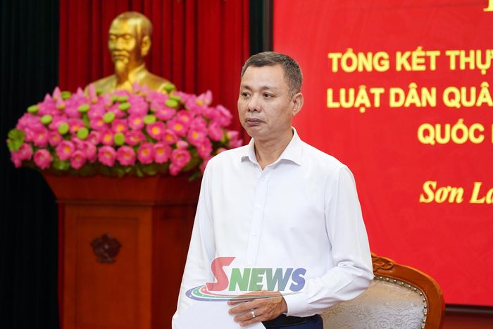 Đồng chí Phó Chủ tịch UBND tỉnh phát biểu tại hội nghị.
