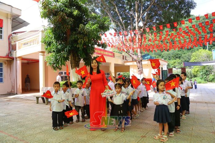 Giáo viên và học sinh các trường học Sơn La tự tin hướng tới năm học mới.