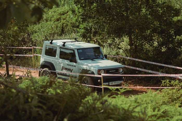 Suzuki Jimny có doanh số không quá lớn so với các mẫu SUV đô thị, nhưng lại thu hút cộng đồng hâm mộ đông đảo. Ảnh: PV