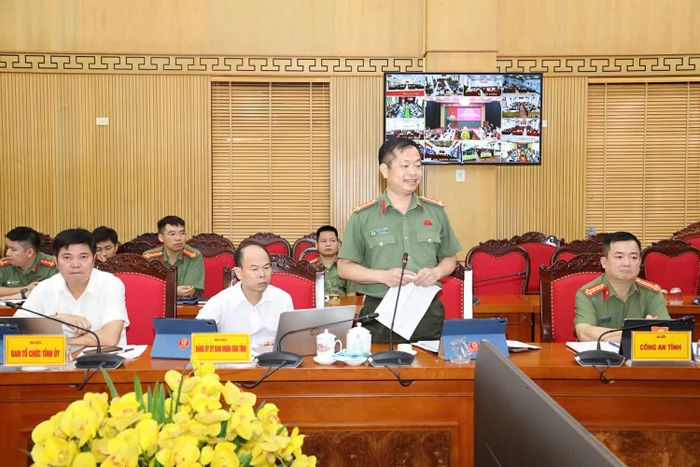 Đại diện Phòng An ninh mạng và phòng chống tội phạm sử dụng công nghệ cao (Công an tỉnh) phát biểu tại Hội nghị.