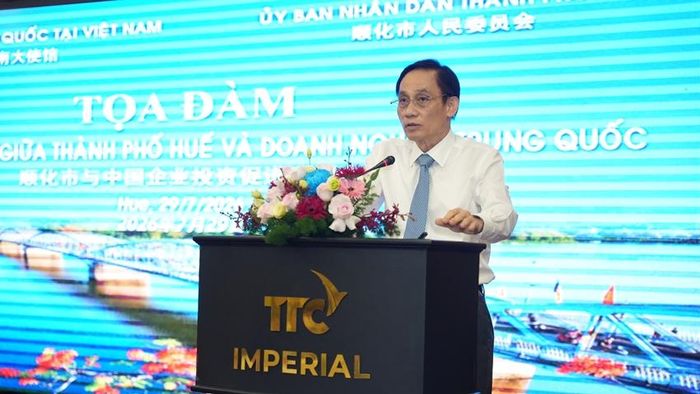 Ủy viên Bộ Chính trị, Bộ trưởng Bộ Ngoại giao Lê Hoài Trung phát biểu tại tọa đàm 