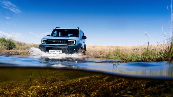 Land Cruiser FJ mang đến trải nghiệm thoải mái trong cả những hành trình đô thị và những chuyến khám phá ngoài trời