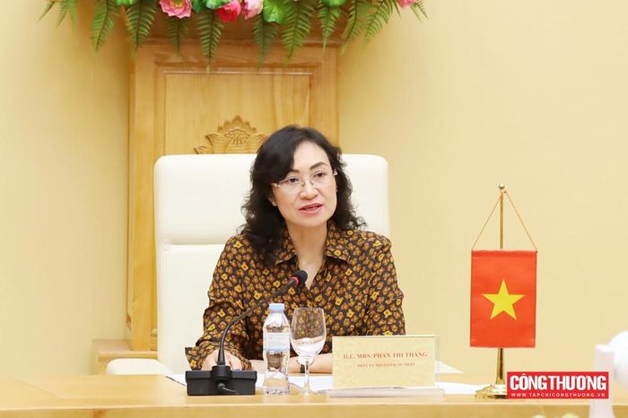 Thứ trưởng Phan Thị Thắng khẳng định hai Bên đều mong muốn củng cố quan hệ Đối tác chiến lược toàn diện, đặc biệt trong lĩnh vực năng lượng, công nghiệp và thương mại