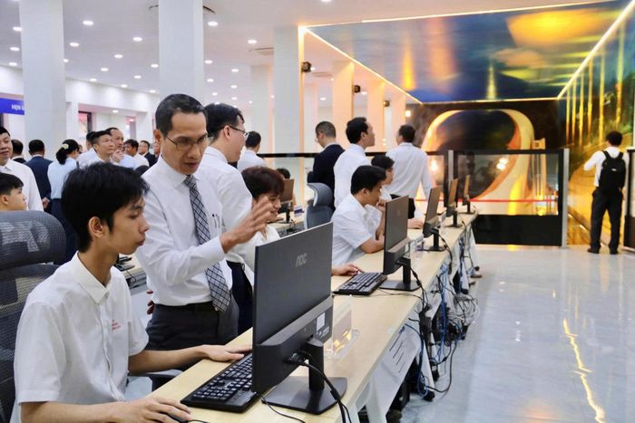 Việc nhà trường đầu tư hệ thống máy móc, thiết bị giúp sinh viên được trang bị những kiến thức cơ bản để đáp ứng yêu cầu công việc khi ra trường.
