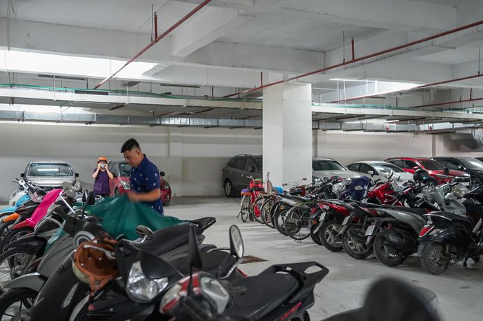 Tầng hầm để xe của tòa CT1 đã được chỉnh trang sạch sẽ để đón người dân về ở.