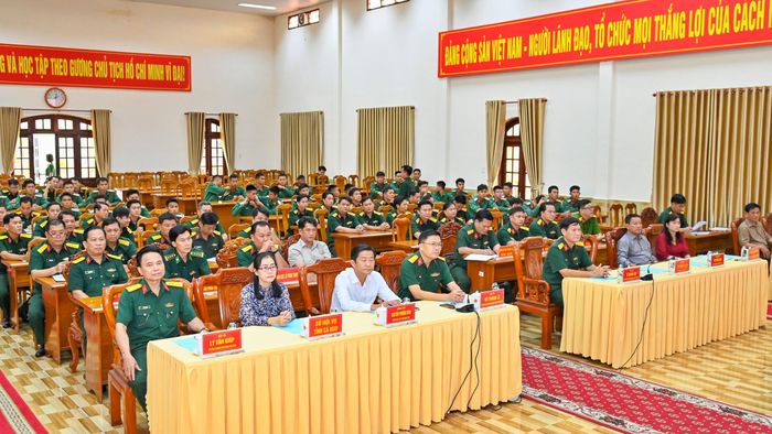 Quang cảnh hội nghị công bố Quyết định thành lập Đội Tìm kiếm, quy tập hài cốt liệt sĩ (lâm thời), Bộ CHQS tỉnh Cà Mau (Ảnh: Phú Quang).