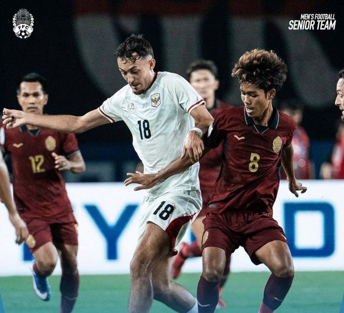 Indonesia phòng ngự chưa tốt trong trận đấu với Campuchia (Ảnh: FFC). 