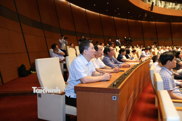 Các đại biểu tham dự Hội nghị tại điểm cầu trung tâm - Hội trường Diên Hồng, Nhà Quốc hội. Ảnh: Đức Thanh