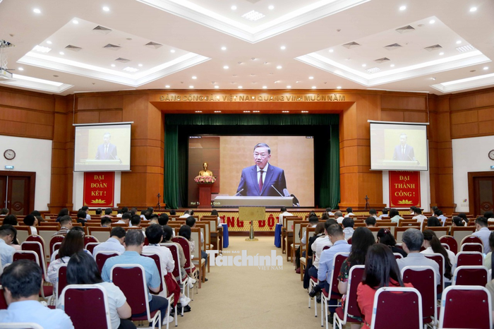 Quang cảnh tại điểm cầu Bộ Tài chính. Ảnh: Đức Minh