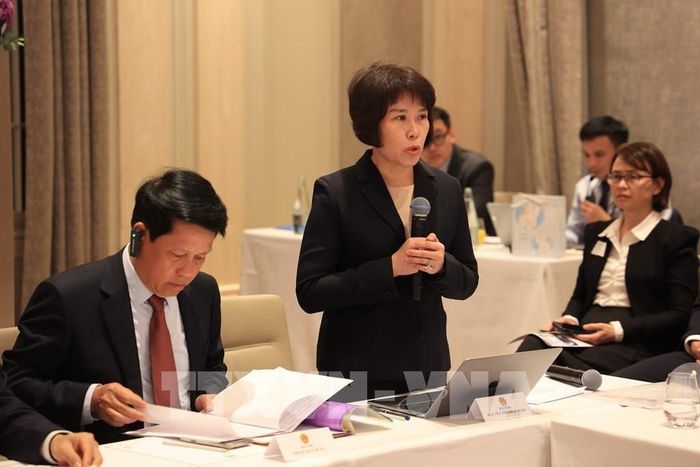 Thứ trưởng Bộ Tài chính Nguyễn Thị Bích Ngọc chia sẻ về định hướng, ưu tiên và cơ chế, chính sách của Việt Nam. Ảnh: Anh Hiển - TTXVN tại Thụy Sỹ