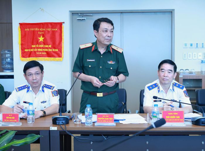 Thiếu tướng Nguyễn Xuân Thủy - Phó Cục trưởng Cục Tuyên huấn/Tổng cục Chính trị đề xuất các nội dung phối hợp nhằm đảm bảo chất lượng của Chương trình