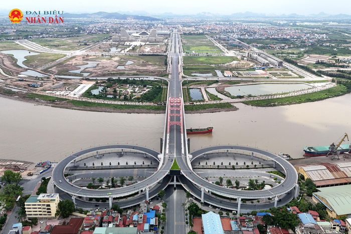 Vị trí lô đất nằm đối diện Trung tâm Hội nghị - Biểu diễn/Trung tâm Chính trị - Hành chính của thành phố Hải Phòng