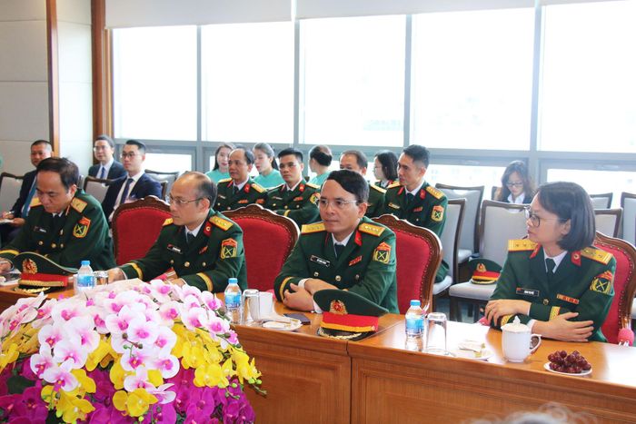 Các đại biểu tham dự cuộc làm việc. Ảnh: Đắc Trường