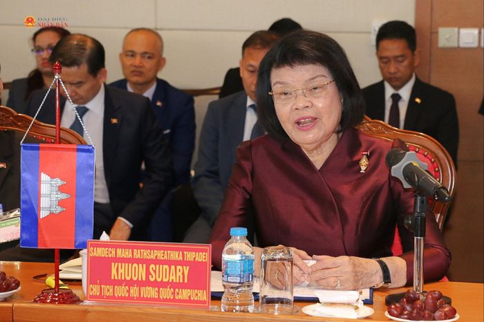 Chủ tịch Quốc hội Campuchia Samdech Khuon Sudary phát biểu tại cuộc làm việc. Ảnh: Đắc Trường