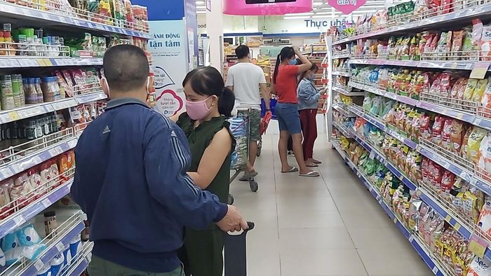 Ngành FMCG đang đứng trước những thay đổi sâu sắc. Ảnh: Huân Cao
