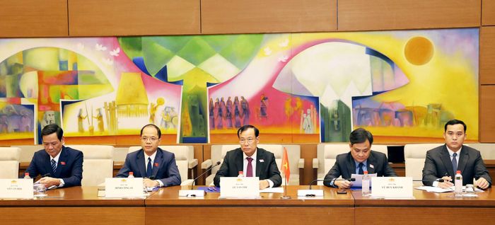 Các đại biểu tham dự cuộc tiếp