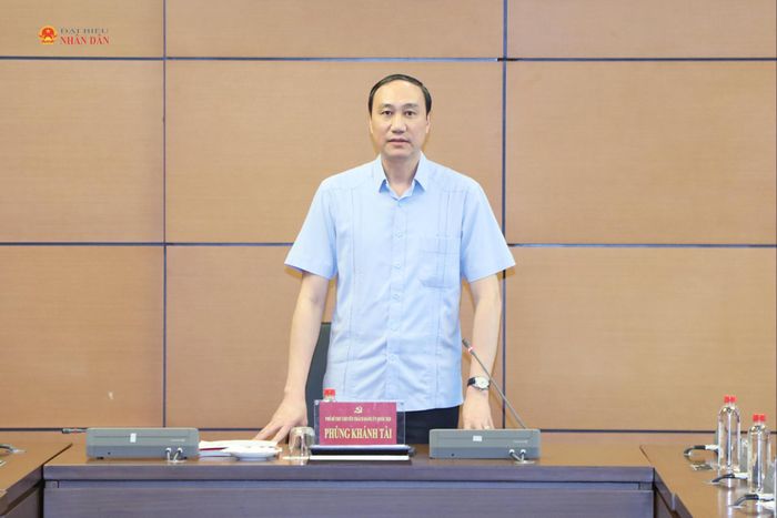 Phó Bí thư chuyên trách Đảng ủy, Thủ trưởng Cơ quan Đảng ủy Quốc hội Phùng Khánh Tài phát biểu kết luận hội nghị. Ảnh: An Nhiên