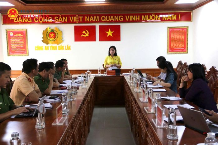 Phó Trưởng đoàn chuyên trách Đoàn ĐBQH tỉnh Đắk Lắk Nguyễn Thị Thu Nguyệt phát biểu tại buổi khảo sát