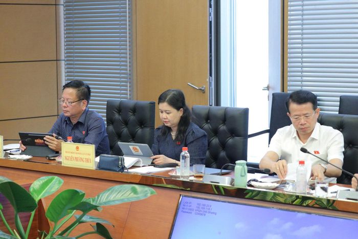 Các đại biểu dự phiên họp