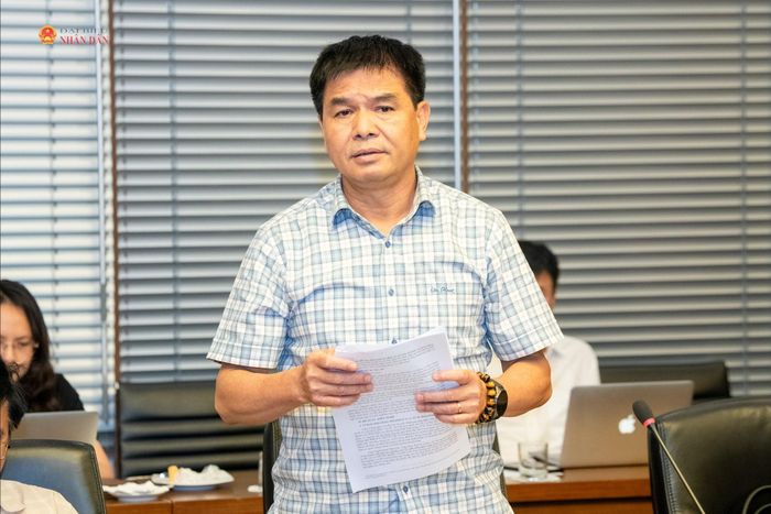 Phó Chủ nhiệm Ủy ban Kinh tế và Tài chính Nguyễn Hữu Toàn phát biểu