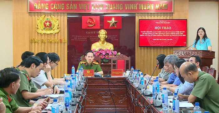 Phó Trưởng Đoàn ĐBQH tỉnh Lương Thị Hoa phát biểu tại hội thảo. Ảnh: Sơn Hà