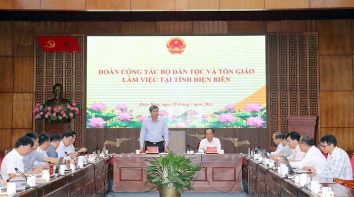Đoàn công tác Bộ Dân tộc và Tôn giáo do ông Y Vinh Tơr, Thứ trưởng Bộ Dân tộc và Tôn giáo, làm Trưởng đoàn đã làm việc với UBND tỉnh Điện Biên. Ảnh ĐBP