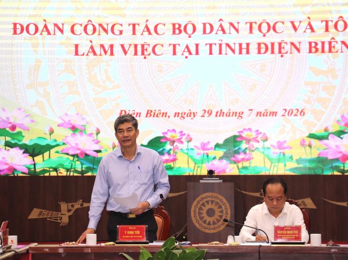 Thứ trưởng Bộ Dân tộc và Tôn giáo Y Vinh Tơr kết luận buổi làm việc. Ảnh ĐBP