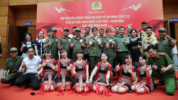 Đội thi tỉnh Lâm Đồng.