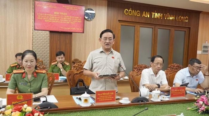 Đồng chí Trần Quốc Tuấn, Đại biểu Quốc hội, Giám đốc Sở Công Thương phát biểu tại hội thảo.