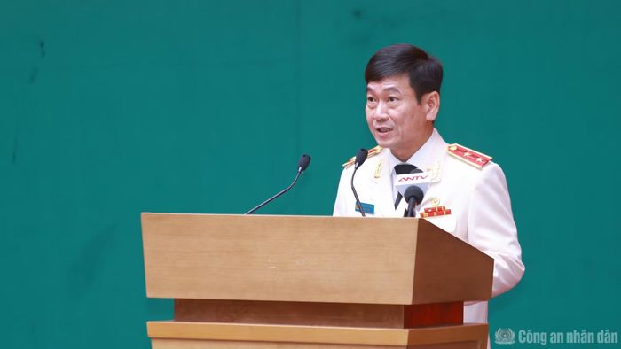 Trung tướng Đặng Xuân Hồng, Cục trưởng Cục Đối ngoại phát biểu tại hội nghị.