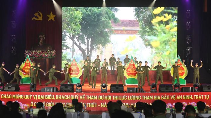 Một số tiết mục phần thi Tài năng (chào hỏi) của các đội thi...