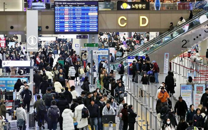 Các sân bay khu vực ngoài Thủ đô Seoul cũng đón tiếp số khách du lịch quốc tế tăng đáng kể. Trong tháng 6 có 390.000 lượt khách nhập cảnh qua các sân bay quốc tế khu vực, bao gồm cả sân bay Gimhae ở Busan (trong ảnh) - tăng 42,5% so với cùng kỳ năm 2025. Ảnh: News1