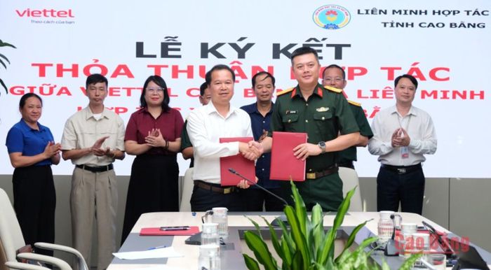 Liên minh Hợp tác xã tỉnh và Viettel Cao Bằng tổ chức Lễ ký kết Thỏa thuận hợp tác về chuyển đổi số giai đoạn 2026 - 2030.