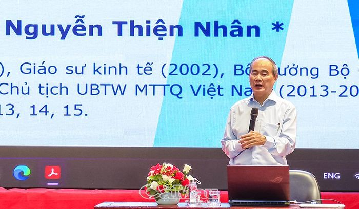  Đồng chí Nguyễn Thiện Nhân, nguyên Ủy viên Bộ Chính trị, nguyên Phó Thủ tướng Chính phủ, nguyên Bí thư Thành ủy Thành phố Hồ Chí Minh, phân tích nguyên nhân mức sinh thấp và chưa đạt mức sinh thay thế.